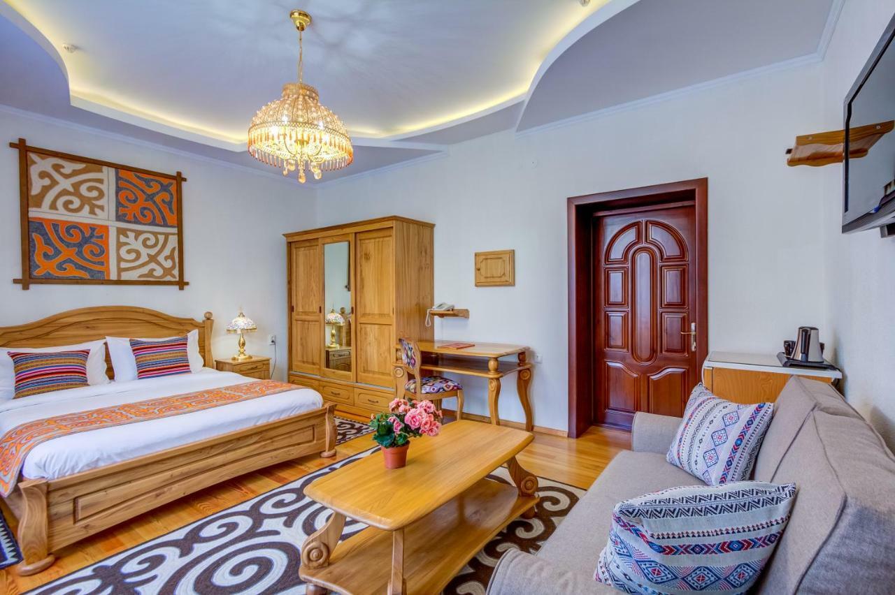 Navat Hotel Bişkek Dış mekan fotoğraf