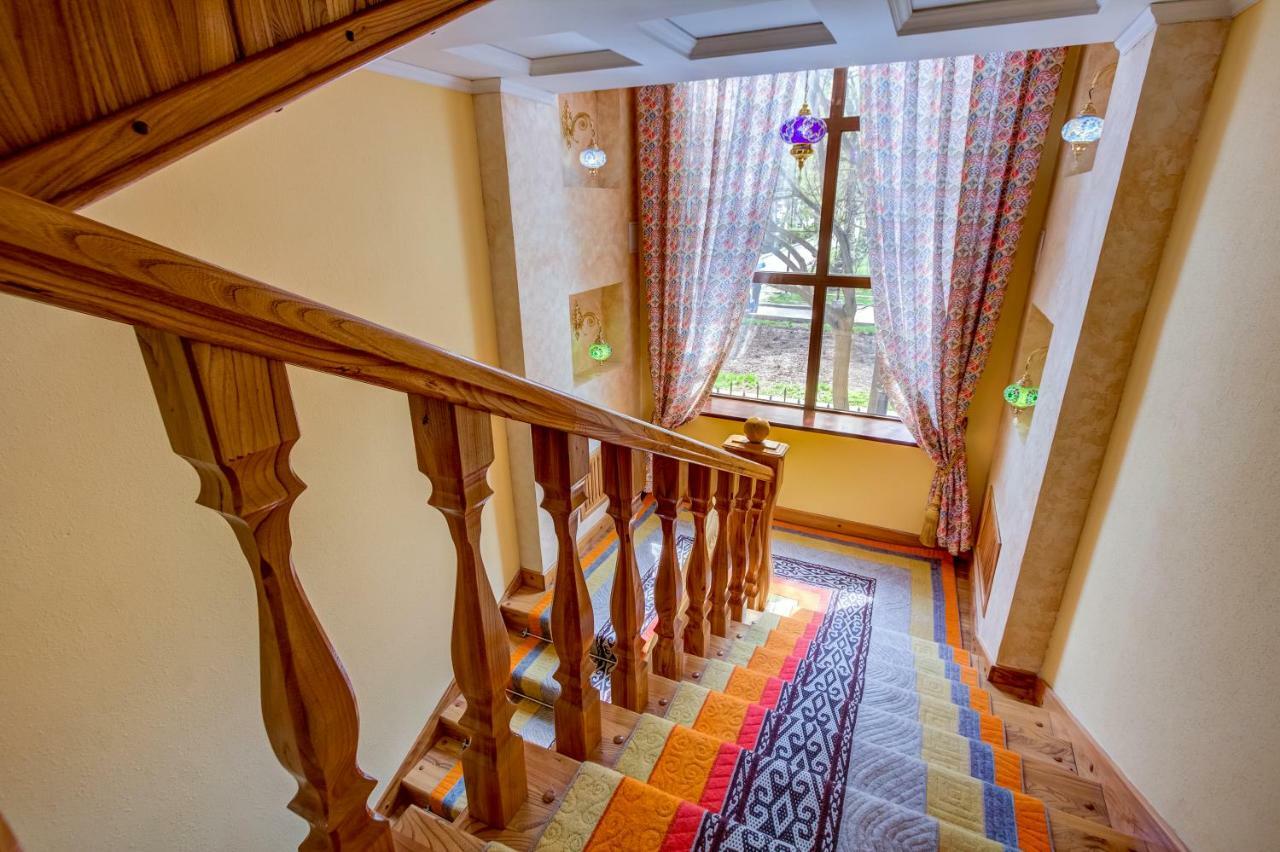 Navat Hotel Bişkek Dış mekan fotoğraf