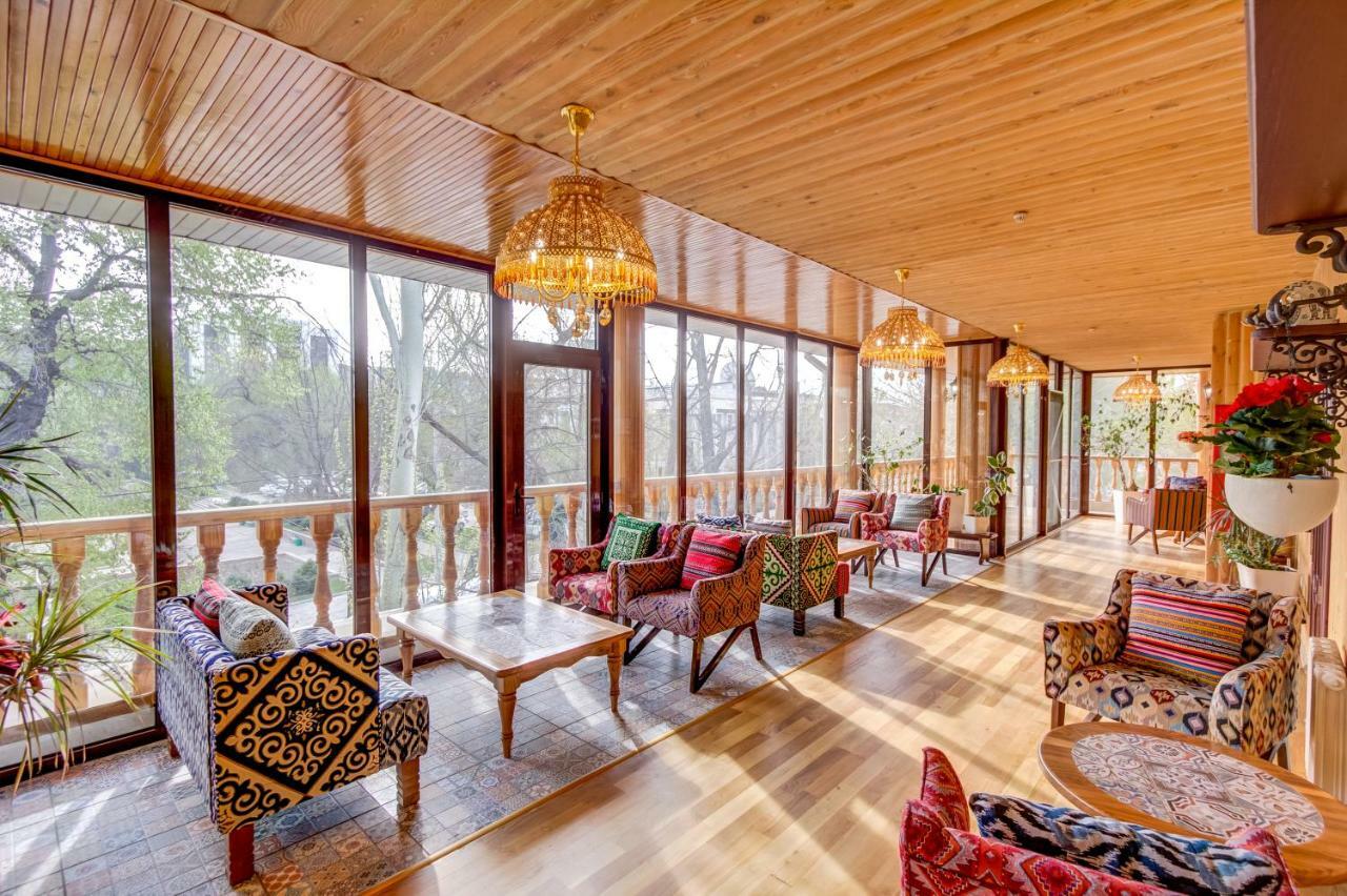 Navat Hotel Bişkek Dış mekan fotoğraf