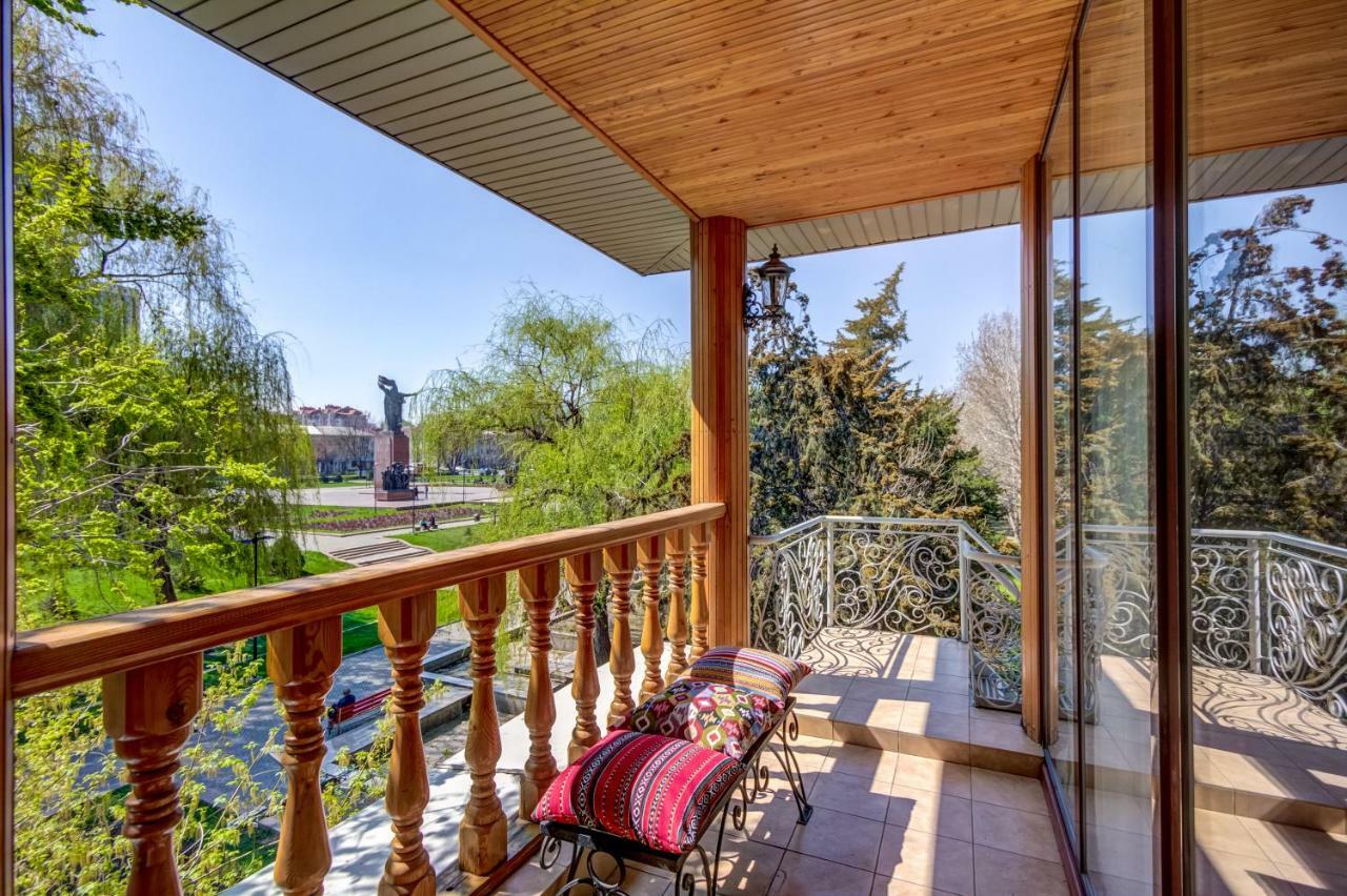 Navat Hotel Bişkek Dış mekan fotoğraf