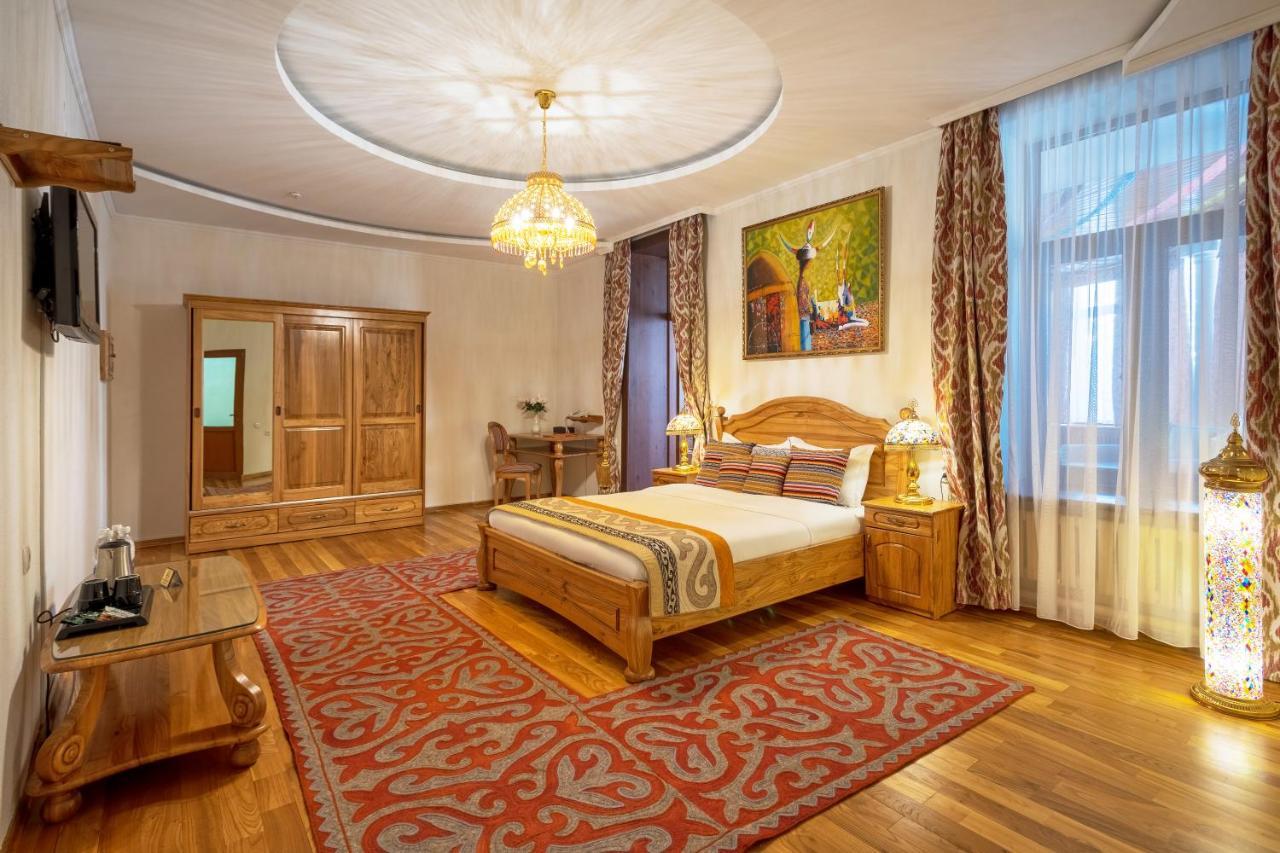 Navat Hotel Bişkek Dış mekan fotoğraf